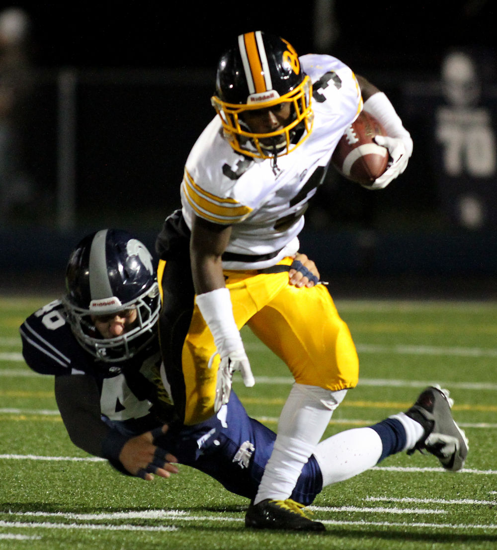 091214-bett-fball01